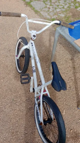 Bicicleta BMX Estern