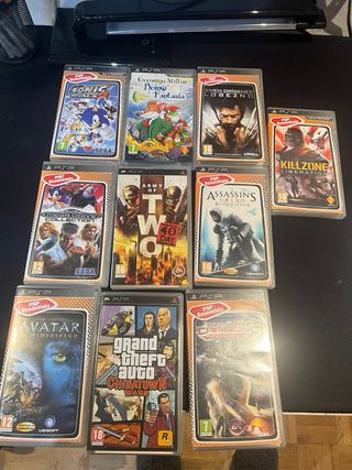 PSP + giochi + caricabatterie