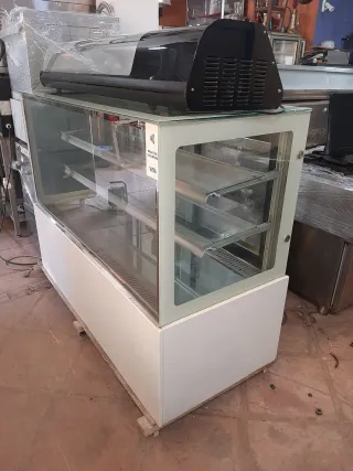 Vitrina expositora refrigerada