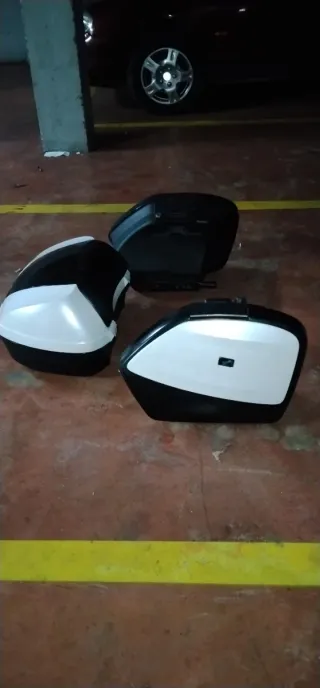 Maletas Moto Negras y Blancas par hondas de 2018