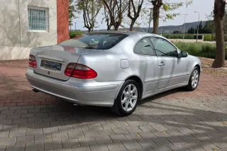 Mercedes-Benz  CLK 2002