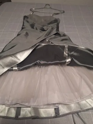 Vestido fiesta corto gris plateado T42.