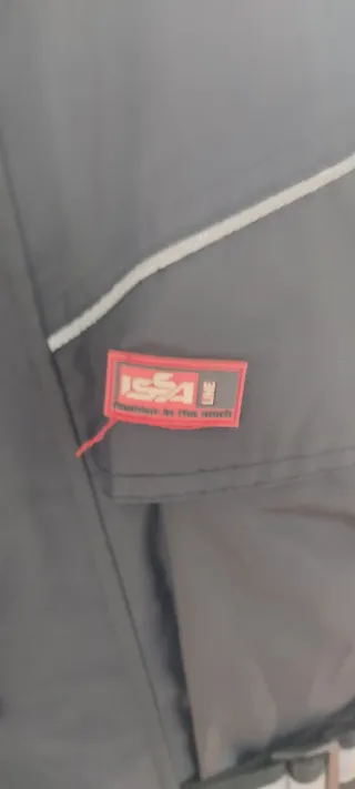 Cazadora de moto negra