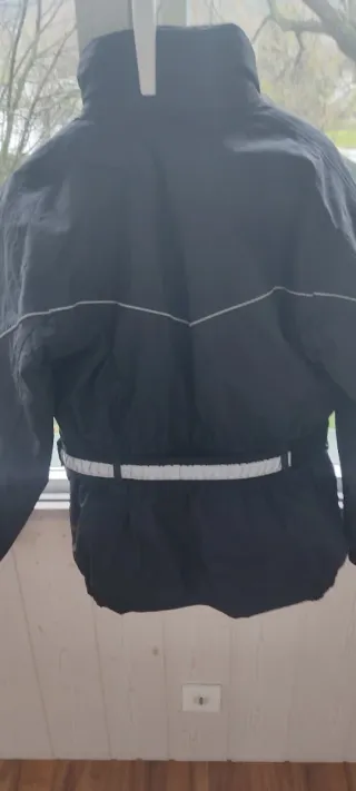 Cazadora de moto negra