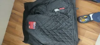 Cazadora de moto negra