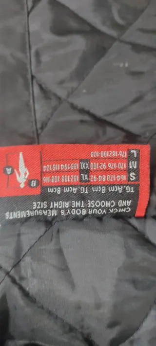 Cazadora de moto negra