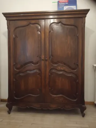 ARMARIO ANTIGUO DE DOS CUERPOS EN MADERA LABRADA