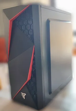 Carcasa PC Gaming Negra con Luces LED