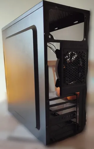 Carcasa PC Gaming Negra con Luces LED