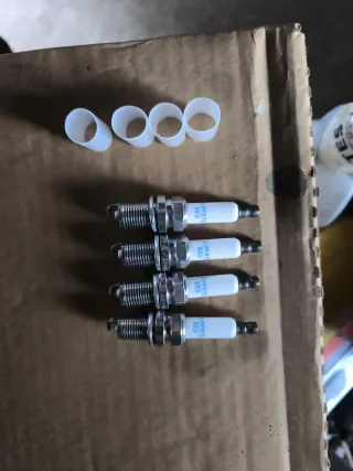 Bujías PFR7S 8EG (4 unidades)