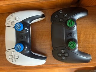 PS5 + 2 Mandos + Auriculares