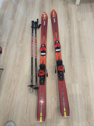 Esquís Rossignol Carve 9.3 JR 135 cm + bastones