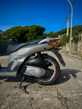 Honda SH 125 Pegatina B