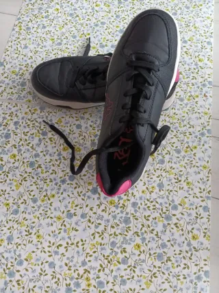Deportivas Kappa Negras y Rosas