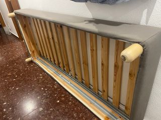 Base tapizada . Somier con patas . Ikea Mod LYNGÖR