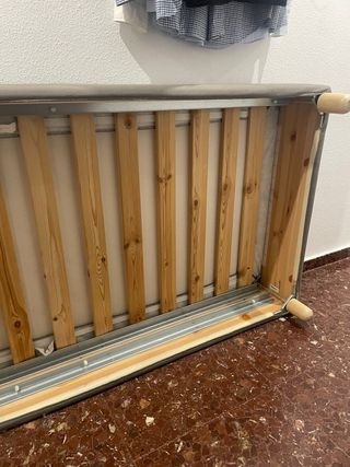 Base tapizada . Somier con patas . Ikea Mod LYNGÖR