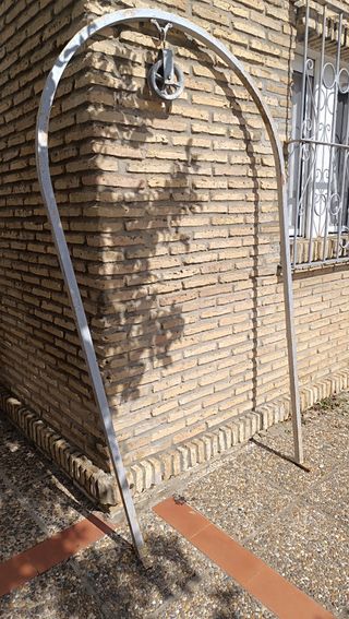 Brocal de pozo antiguo de hierro