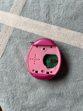 Tamagotchi Connection Rosa 2004
