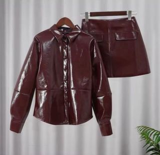 Conjunto chaqueta y falda imitacion cuero marron