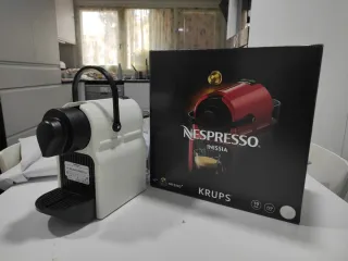 Cafetera Nespresso Krups Inissia Blanca