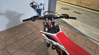 Beta 2T  RR 50 2023 MY 23 Roja y Blanca