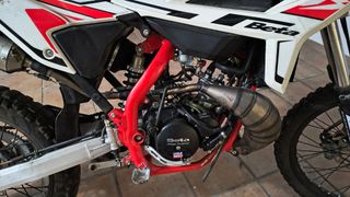 Beta 2T  RR 50 2023 MY 23 Roja y Blanca