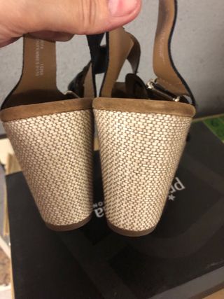Sandalias Clarks Cuña Beige y Negro
