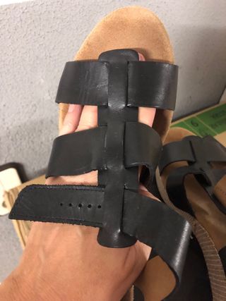 Sandalias Clarks Cuña Beige y Negro