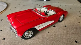 Chevrolet Corvette 1:18