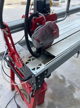 Cortadora Cerámica y Azulejos RUBI