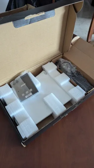 Portátil Gamer MSI STEALTH 15M A11UEK