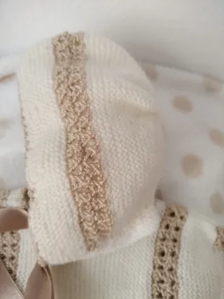 Conjunto bebé tejido a mano lana hilo