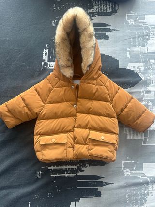 Abrigo bebé con capucha y pelo