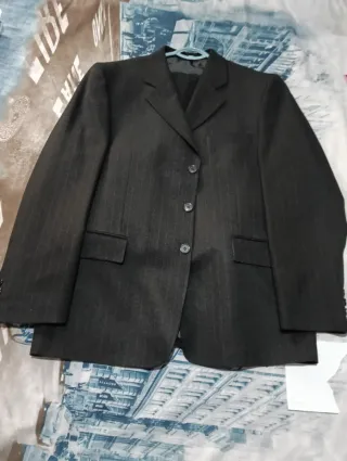 Traje de hombre negro