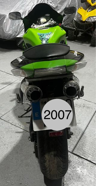 Kawasaki ZX10R Ninja Sportbike