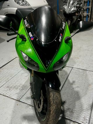 Kawasaki ZX10R Ninja Sportbike
