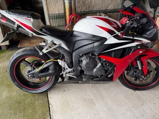 Honda CBR 600 RR 2008 Roja y Blanca