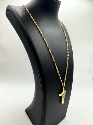 COLGANTE CRUZ TUBULAR ORO DE 18K