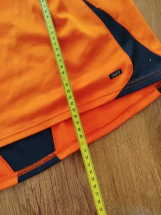 Camiseta deportiva Nike Naranja y Negra