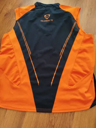 Camiseta deportiva Nike Naranja y Negra