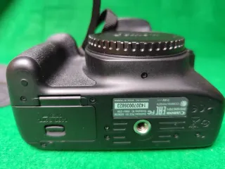 Canon EOS 4000D corpo macchina