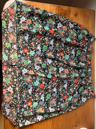 Falda corta floral