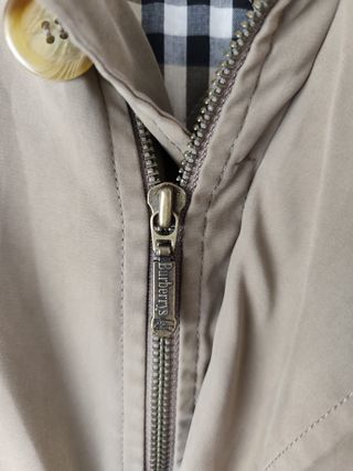Gabardina Burberry beige