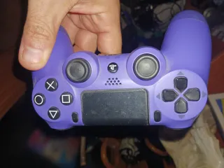 Consola PS4 Sony Negra + Accesorios