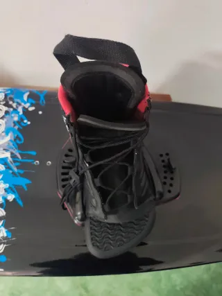 Tabla Wakeboard Free Motion 138 con Fijaciones