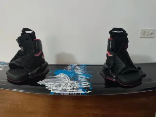 Tabla Wakeboard Free Motion 138 con Fijaciones