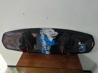 Tabla Wakeboard Free Motion 138 con Fijaciones