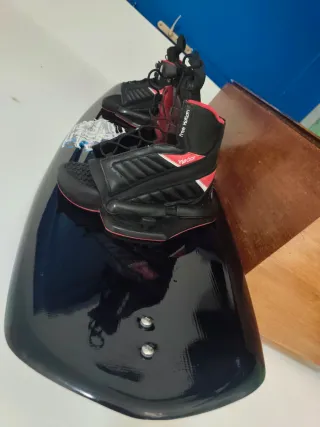 Tabla Wakeboard Free Motion 138 con Fijaciones
