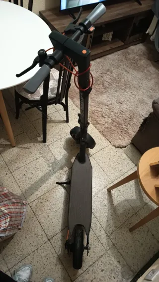 Patinete eléctrico en buenas condiciones