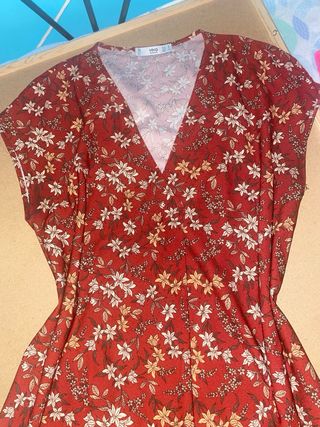 Vestido floral Mango